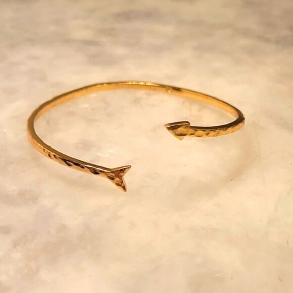 Gorjana Jewelry - NWT Gorjana Arrow Cuff Bracelet Fairy Romantic Ethereal Coquette Dainty 18k Gold